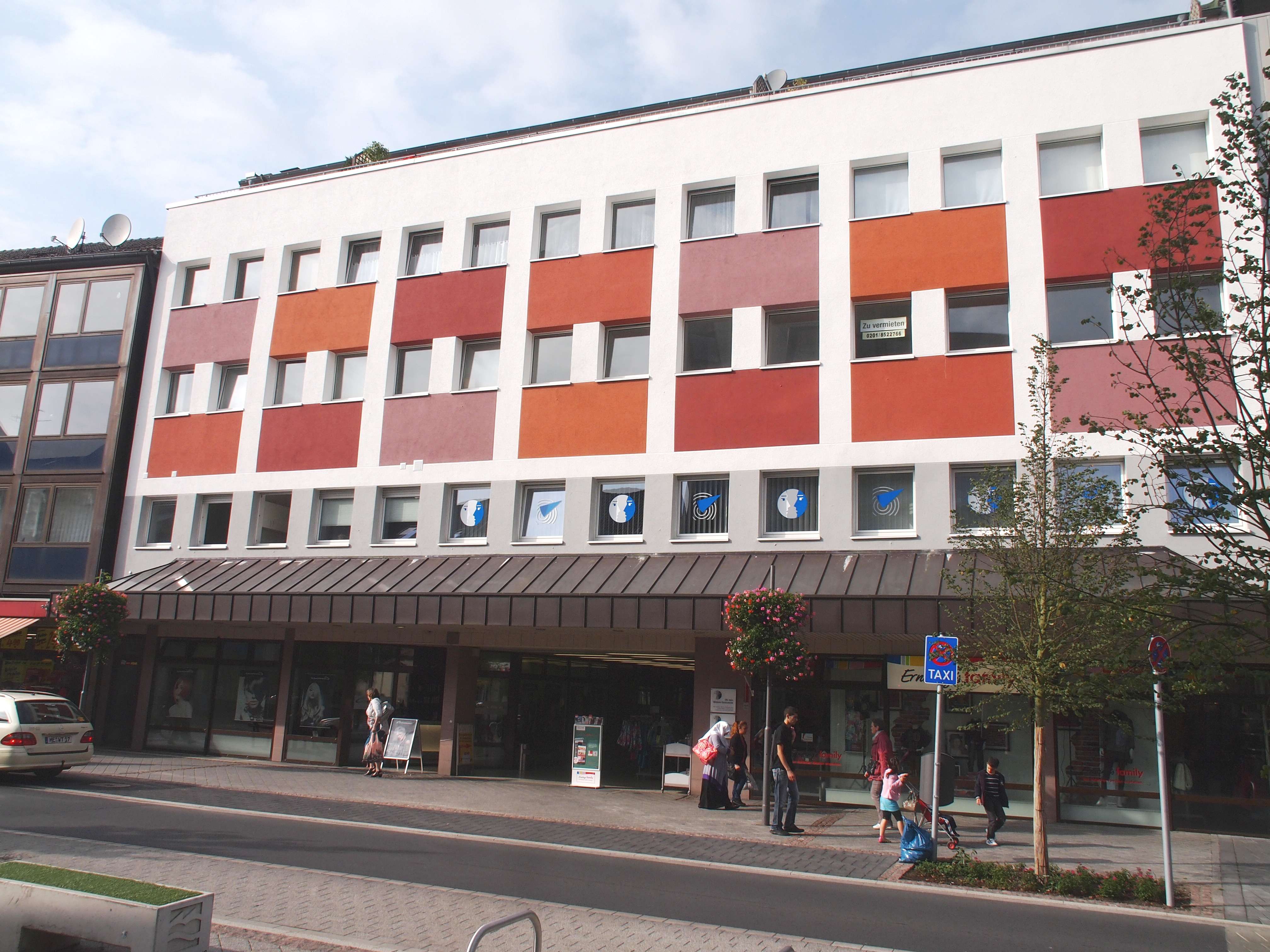 Heiligenhaus / Gewerbefläche in zentraler Einkaufspassage auf 2 Etagen zu vermieten